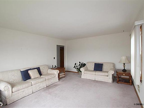 3rd image of 2985 Brunswick St