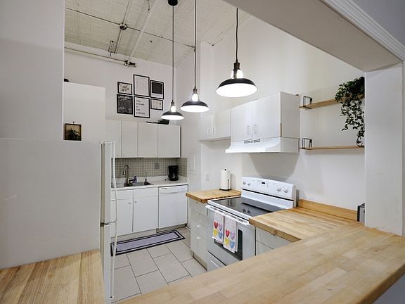 5th image of 150 Chambers St APT 2