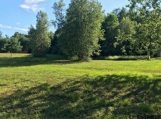 8 Quentin Ct, Corinth, NY 12822