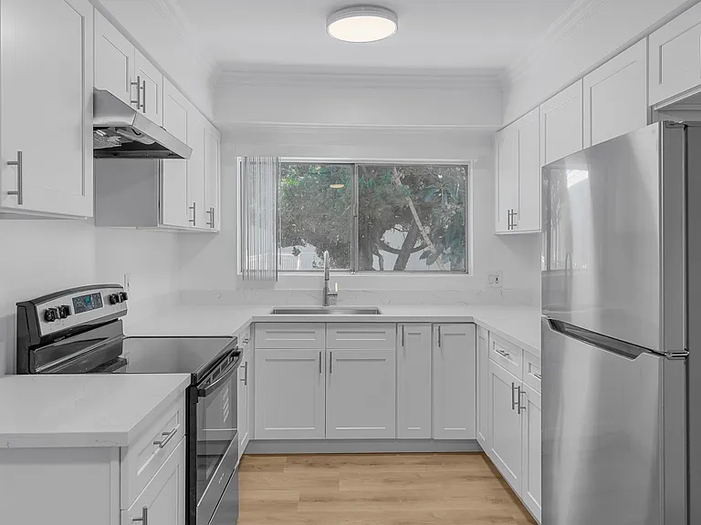 11661 Erwin St #14 — Photo 3