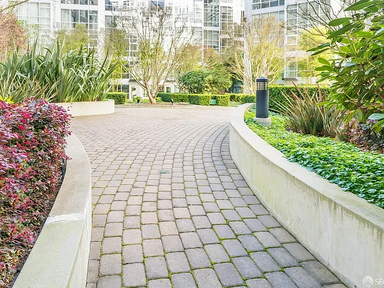 200 Brannan St #405 — Photo 17