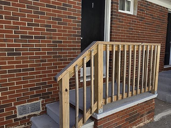 3rd image of 1437 Vesta Ave #1