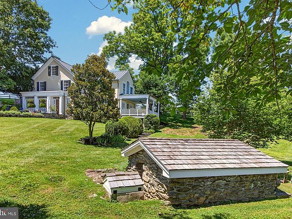 5th image of 20202 Saint Louis Rd