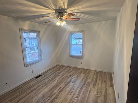 5th image of 735-737 E Gift Ave