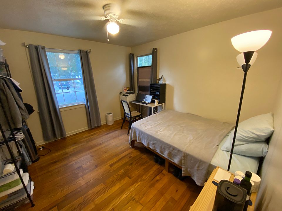 2nd image of 2216 Utah St