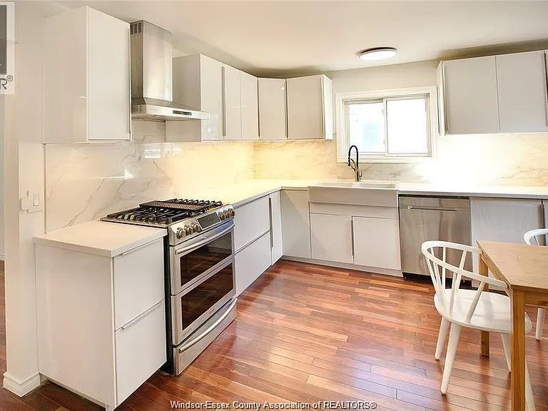 1636 Cadillac St — Photo 9