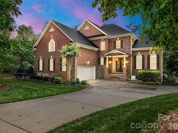 4685 Eagle Pointe Ct, Denver, NC 28037