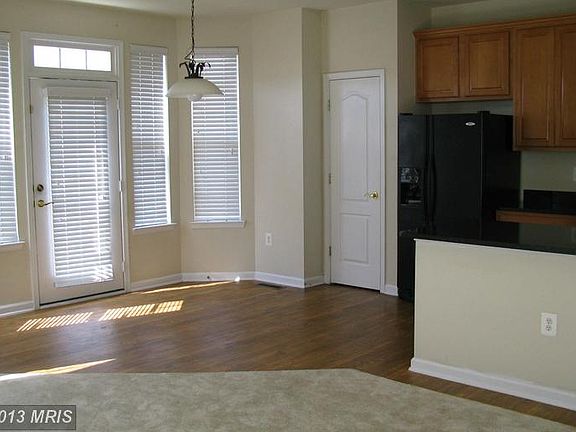 Breakfast area and FR