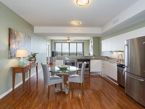 4th image of 226 5th Ave N APT 1001