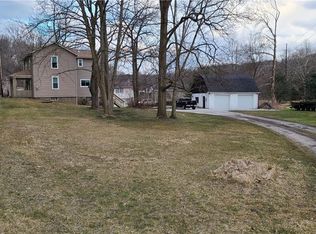 3140 Cliff Mine Rd, Coraopolis, PA 15108