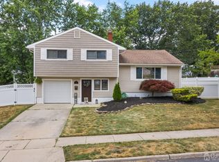 7 Maple Dr, Jamesburg, NJ 08831