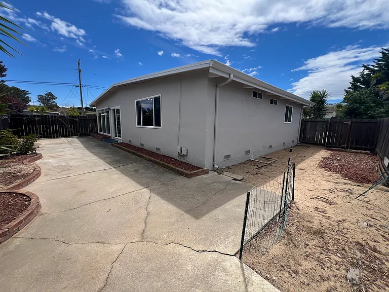 1845 Ord Grove Ave — Photo 22