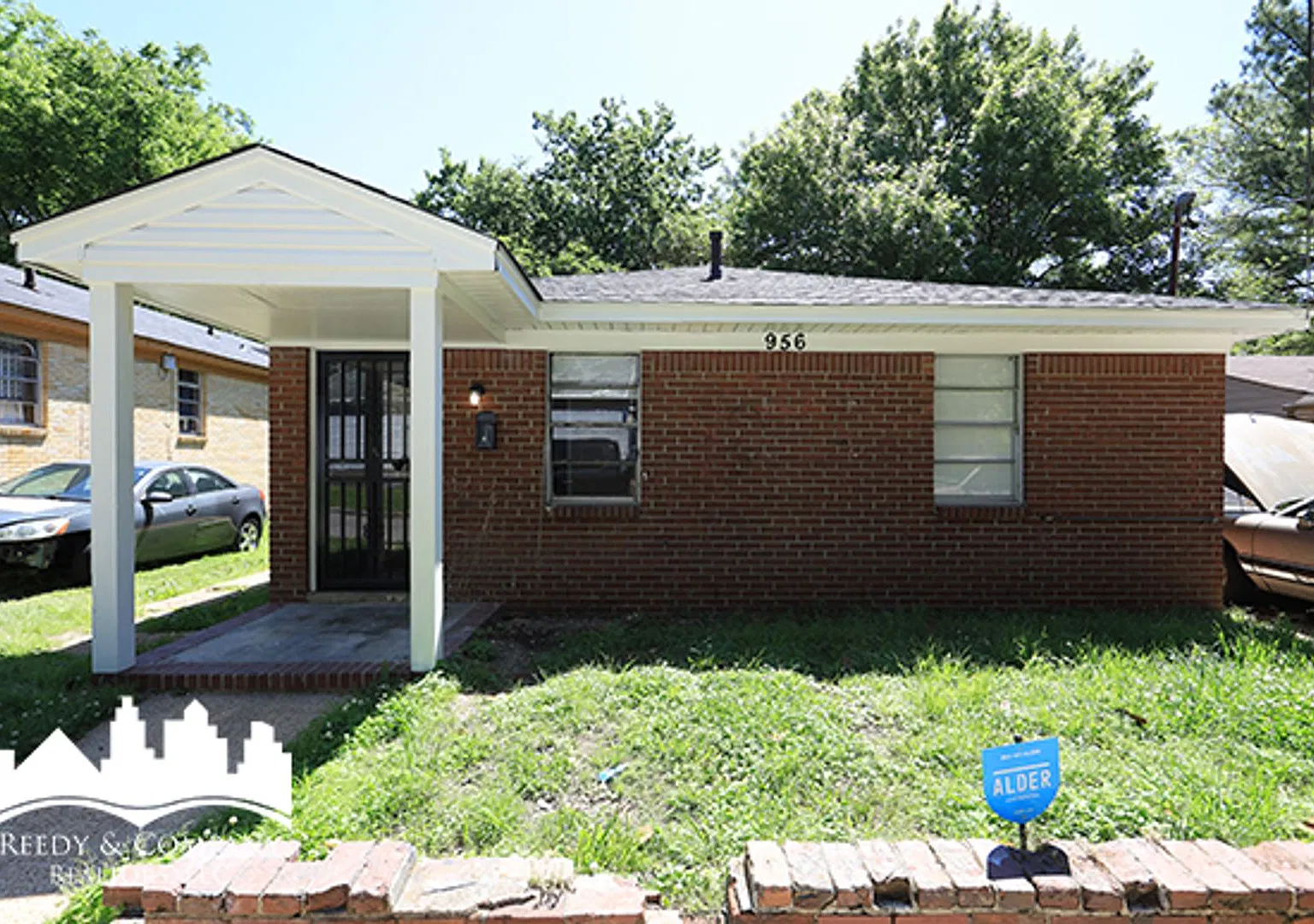 Welcome to 956 Emmie Street! — Photo 1