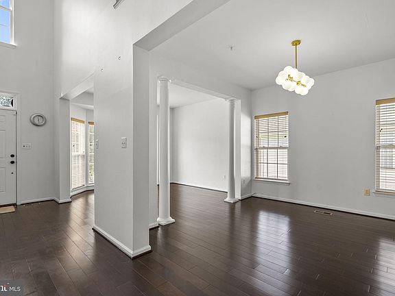 2nd image of 4304 Medallion Dr