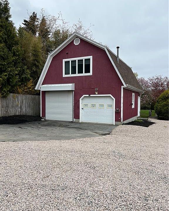 1st image of 202 Old Mill Ln