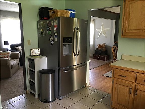 4th image of 361 Hillsdale Cir