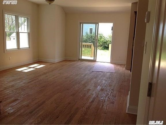 3rd image of 113 Carman Ave