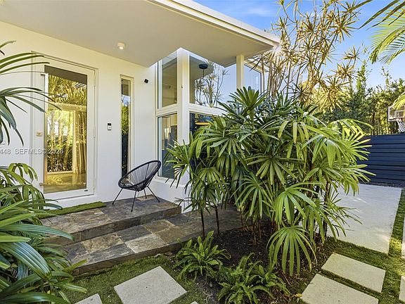 3rd image of 6014 SW 22nd St