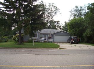 182 Pine St, Cedar Springs, MI