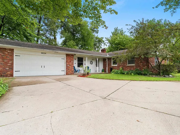 2624 Oakwood Dr, Green Bay, WI 54304