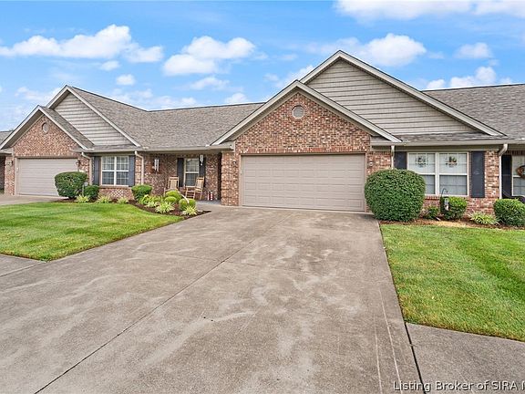 3rd image of 105 Alyson Court