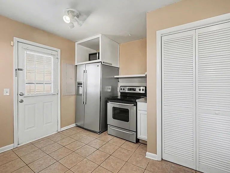 302 Sentinel Dr — Photo 9