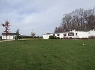 E9326 Church Rd, New London, WI 54961