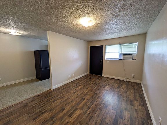 4th image of 893 Campus St
