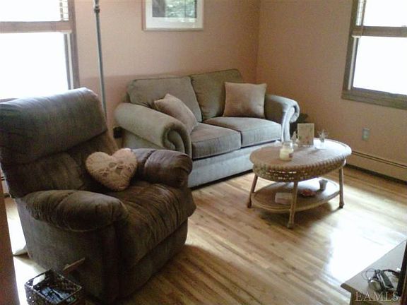 5th image of 7 Greenway Ct