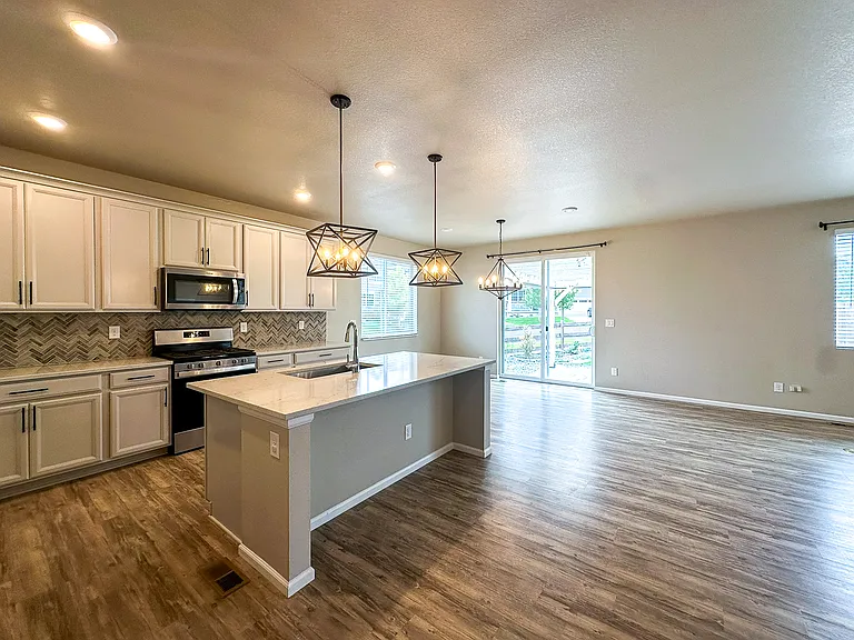 17440 Springfield Dr — Photo 14