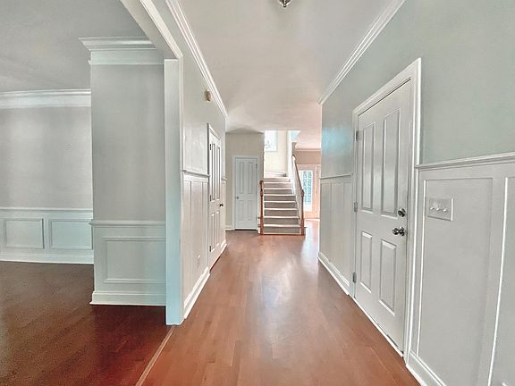 3rd image of 8561 Royal Palms Ln