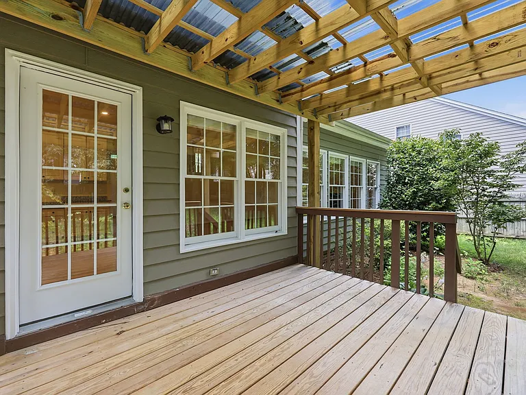 115 Lonebrook Dr — Photo 46