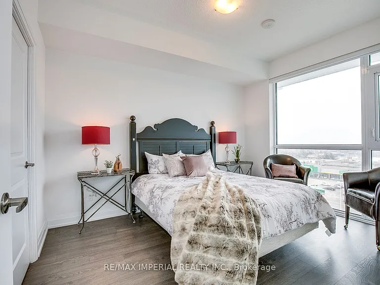 65 Speers Rd #711 — Photo 16