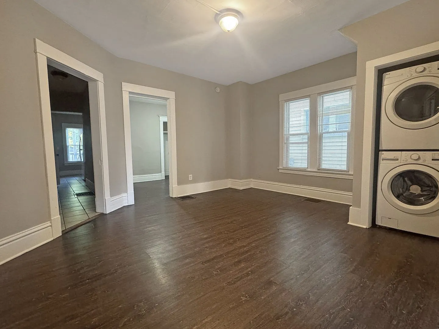 3 bed, 1.0 bath, 1000 sqft, $1,395 — Photo 2