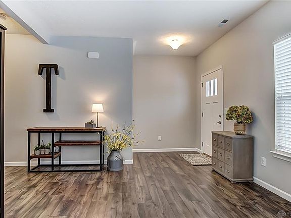 5th image of 46 Cascade Dr