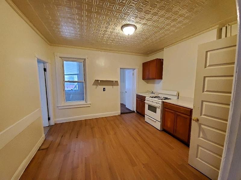 2nd image of 100 Overlook Pl Floor 1