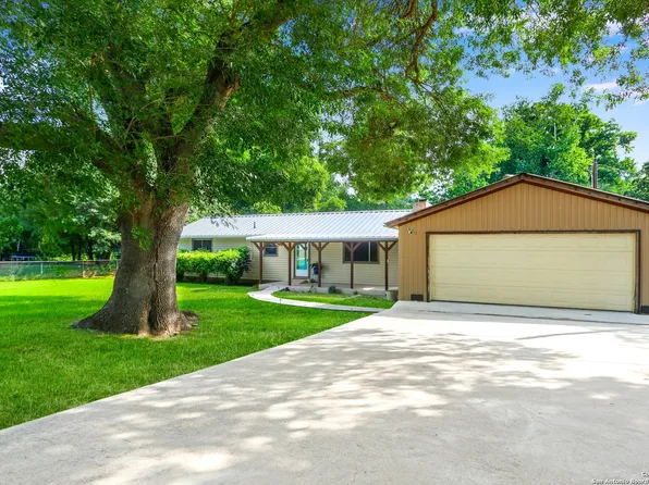 1410 Pecan, McQueeney, TX 78123