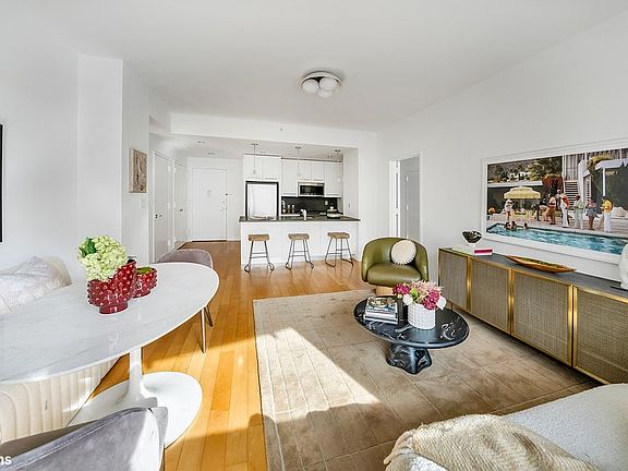 3rd image of 517 W 46th St APT 601