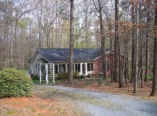 5811 Indian Brook Dr, Matthews, NC 28104