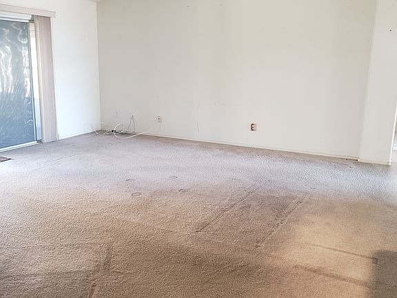 4th image of 5134 E Diamond Ave