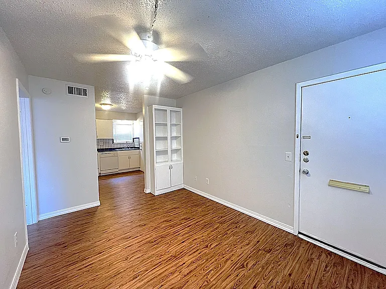 2602 Penny Ln #101 — Photo 7
