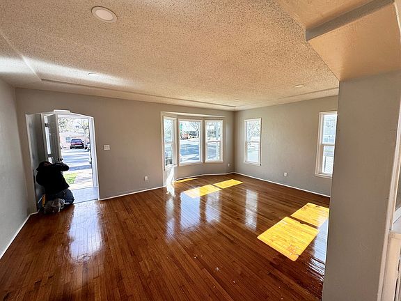 3rd image of 4578 Logan Ave