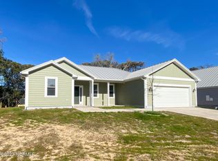 101 Evergreen Ln, Pine Knoll Shores, NC 28512