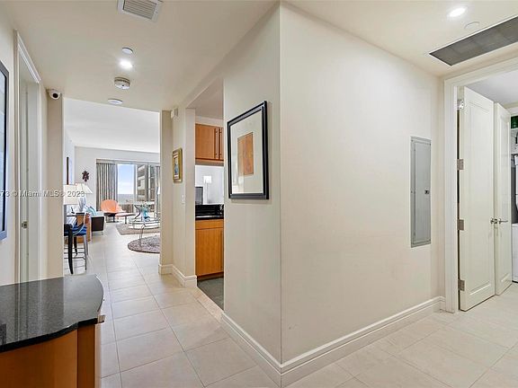 4th image of 1425 Brickell Ave APT 42A
