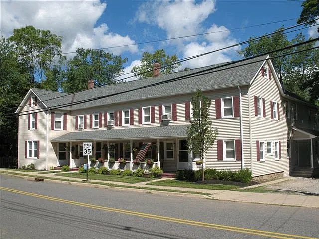 50 Main St #6