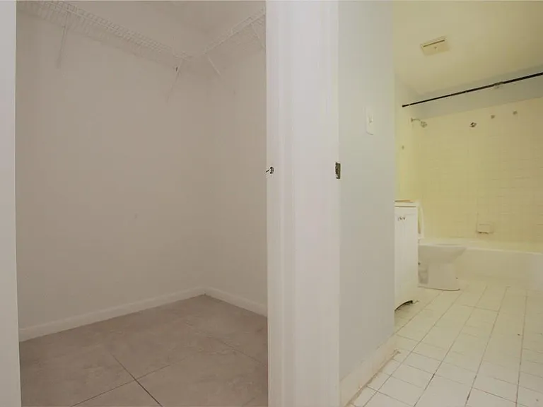 3413 NW 44th St #201 — Photo 13