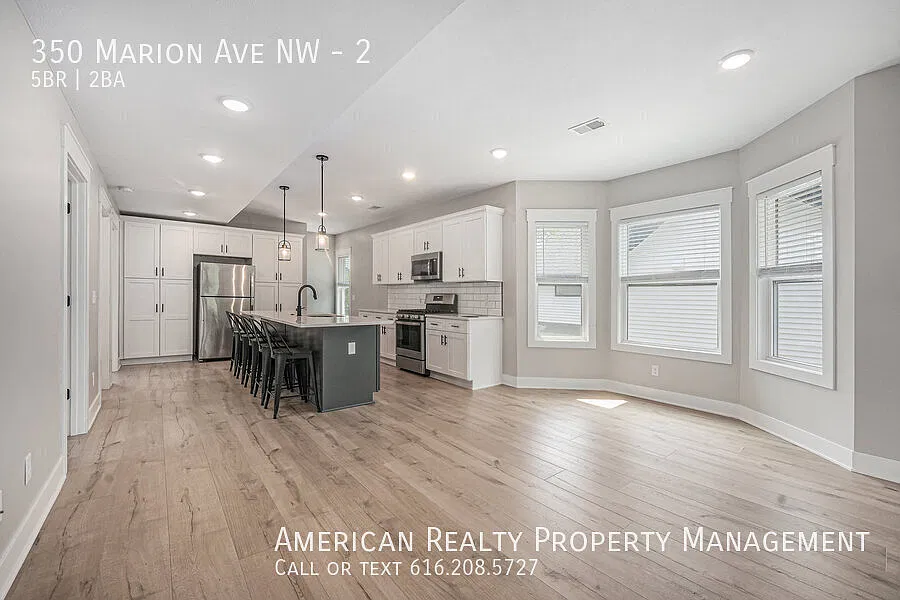 5 bed, 2300 sqft, $3,400 — Photo 2