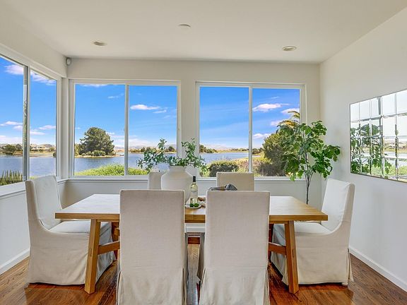 5th image of 9 Avocet Court