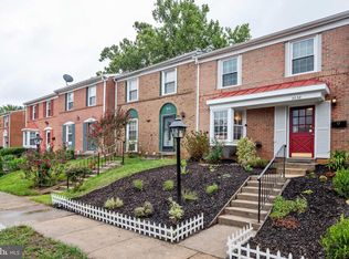 8038 Saint Annes Ct, Alexandria, VA 22309