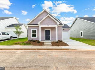 205 Lenox Cir, Lagrange, GA 30241